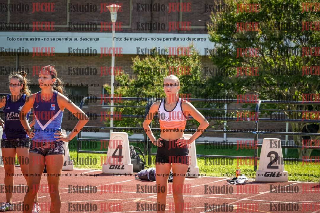 Fotos de los 100 m con vallas de mujeres