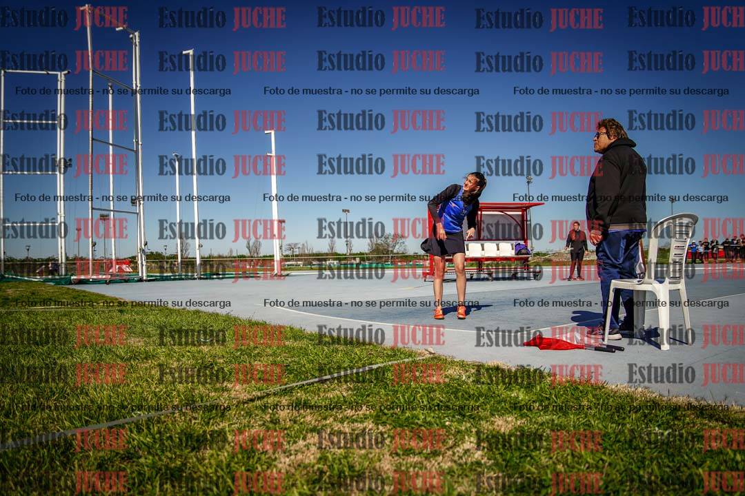 Fotos del lanzamiento de jabalina de mujeres y varones - U15