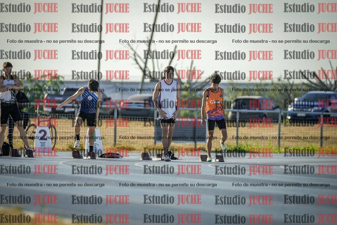 Fotos de los 100 m llanos de varones - FINAL U18