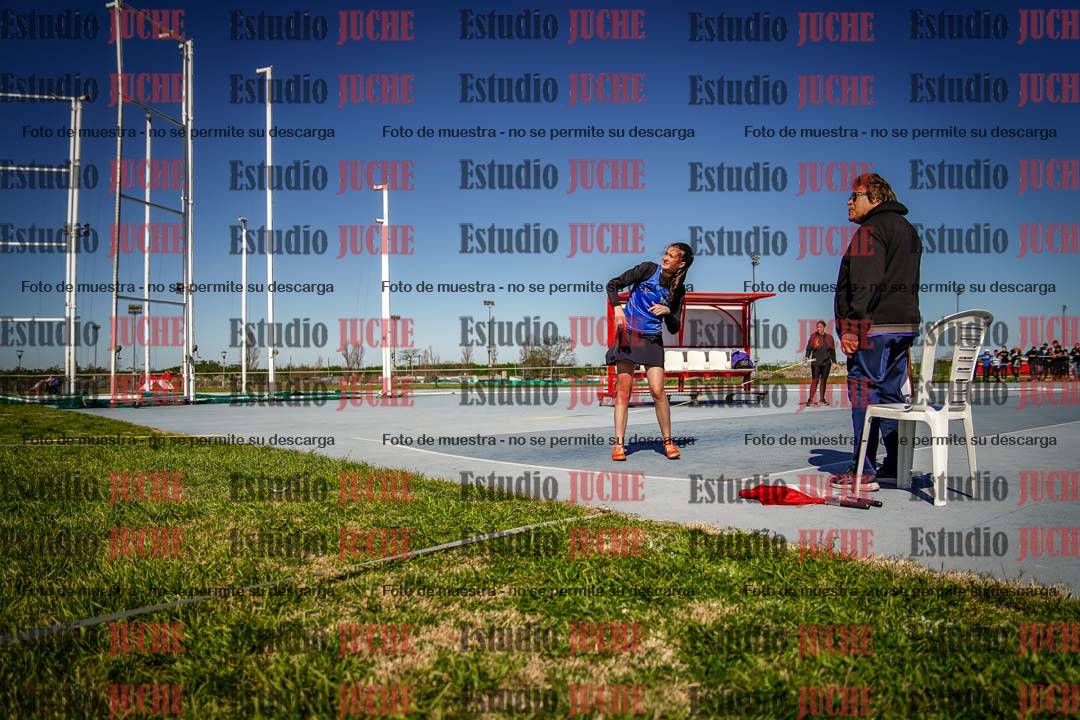 Fotos del lanzamiento de jabalina de mujeres y varones - U15