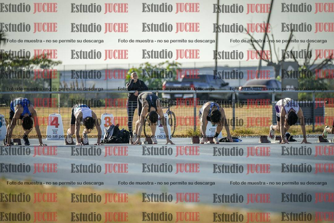 Fotos de los 100 m llanos de varones - FINAL U18