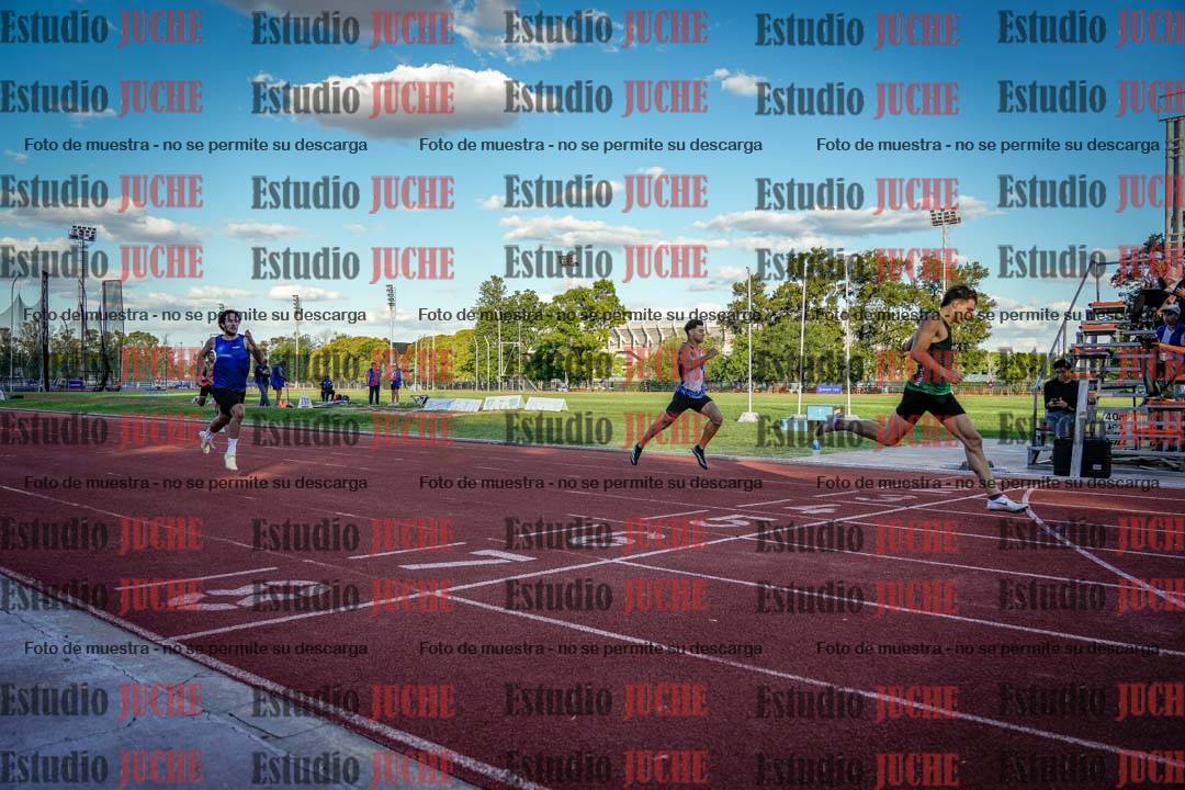 Fotos de los 400 m llanos de varones