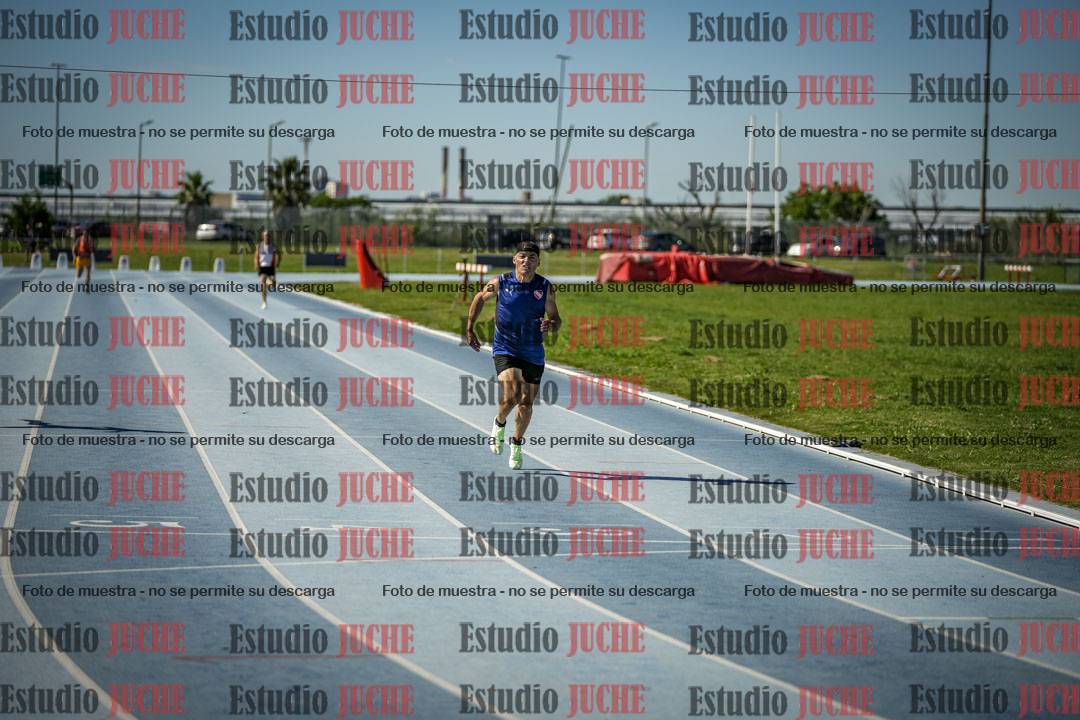Fotos de los 400 m llanos de varones