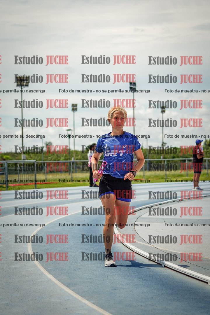 Fotos durante el transcurso de los relevos 20' para running teams - serie 1