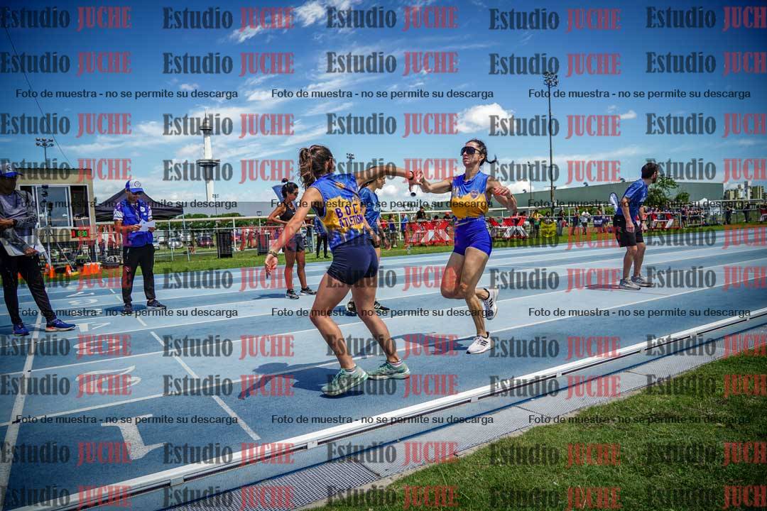 Fotos durante el transcurso de los relevos 20' para running teams - serie 1