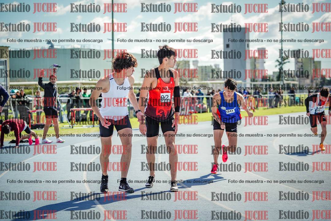 Fotos de los 800 m llanos de varones
