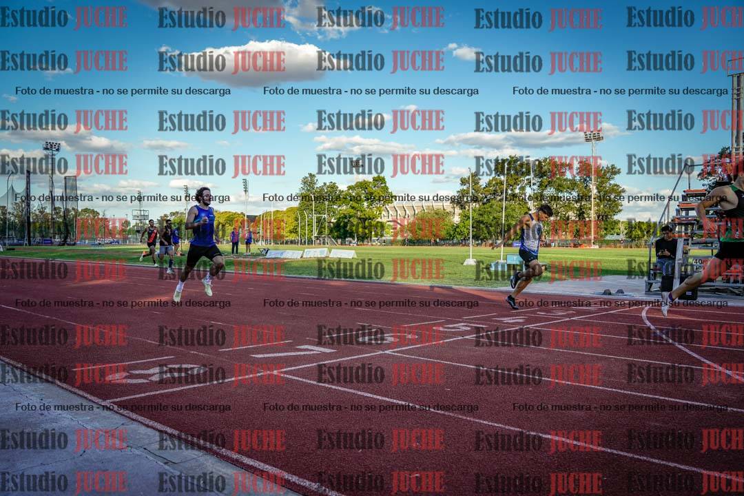 Fotos de los 400 m llanos de varones