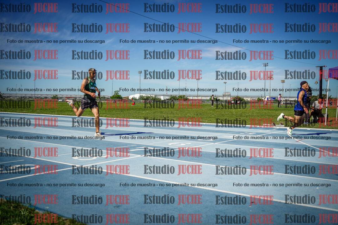 Fotos de los 400 m llanos de varones