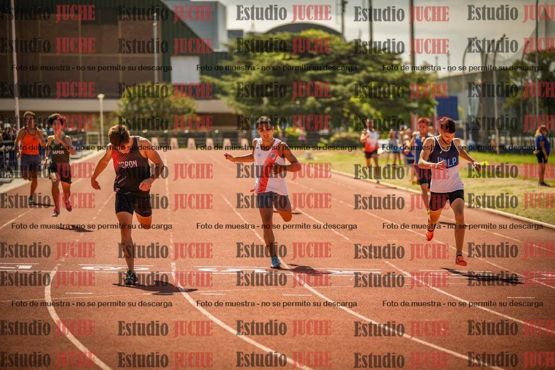 Fotos de los 400 m llanos de varones