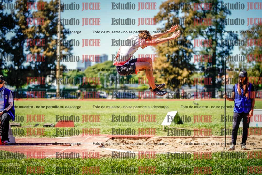 Fotos del salto en largo de varones
