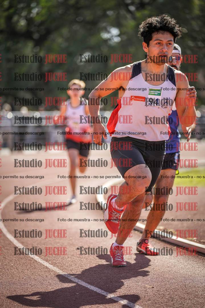 Fotos de los 800 m llanos de varones