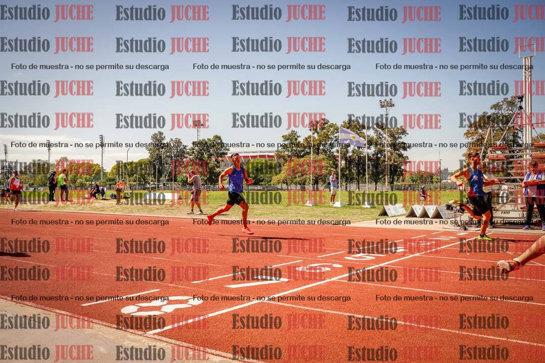 Fotos de los 400 m llanos de varones