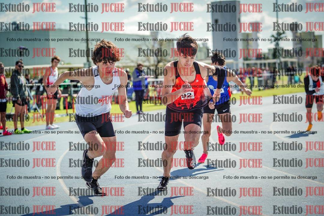 Fotos de los 800 m llanos de varones