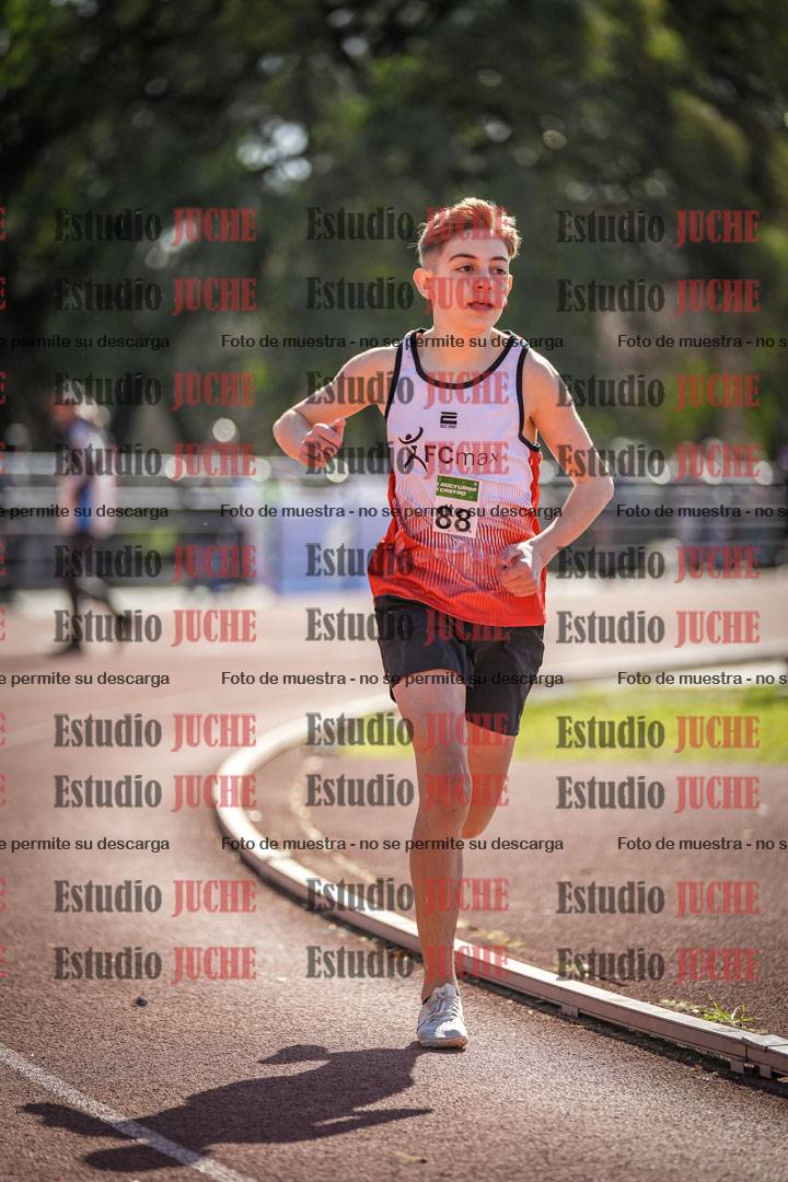 Fotos de los 800 m llanos de varones