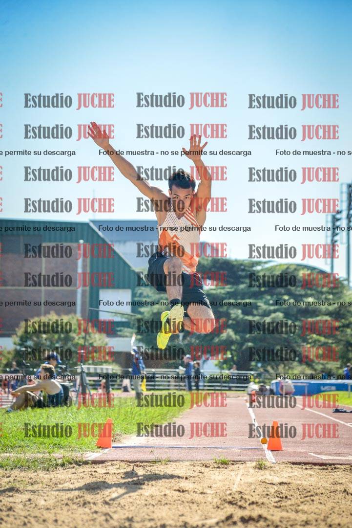 Fotos del salto en largo de varones