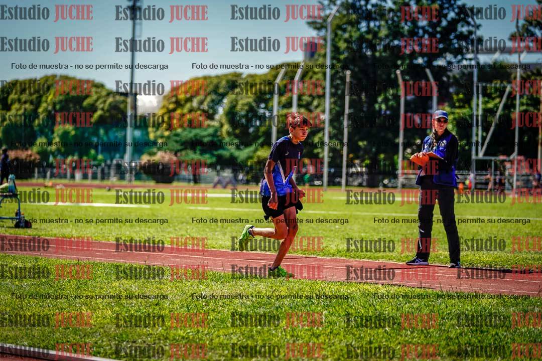 Fotos del salto en largo de varones