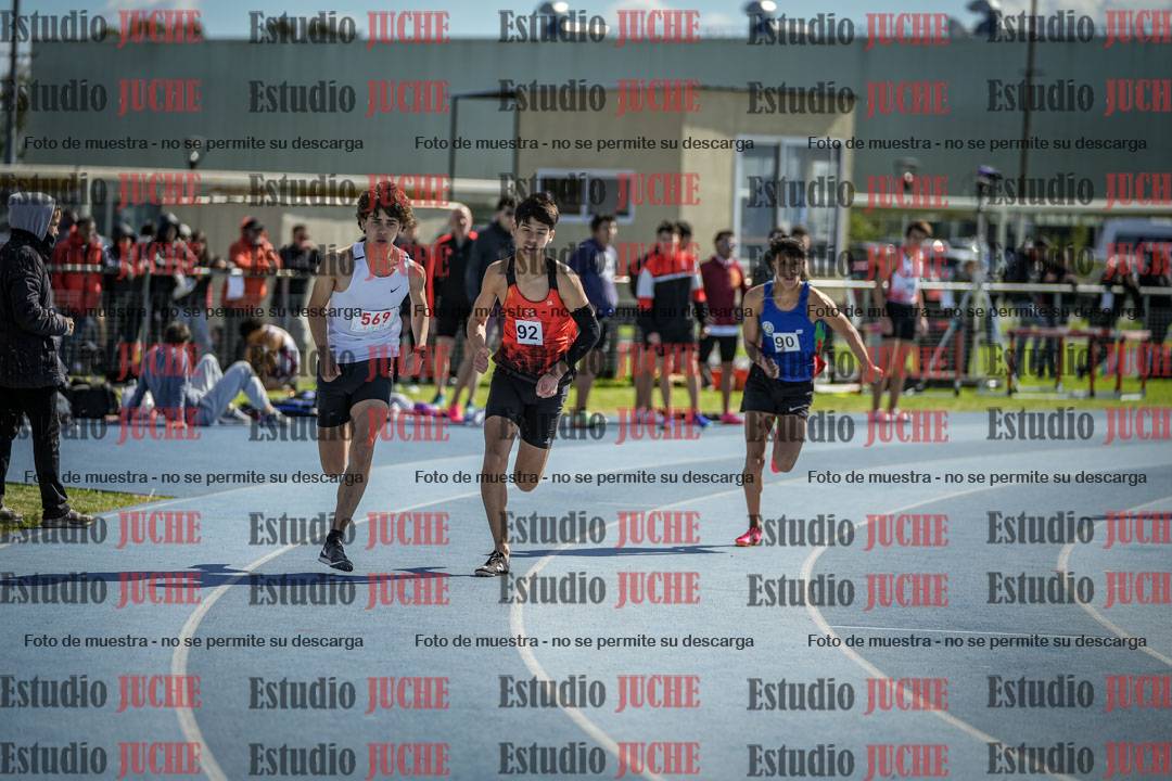 Fotos de los 800 m llanos de varones