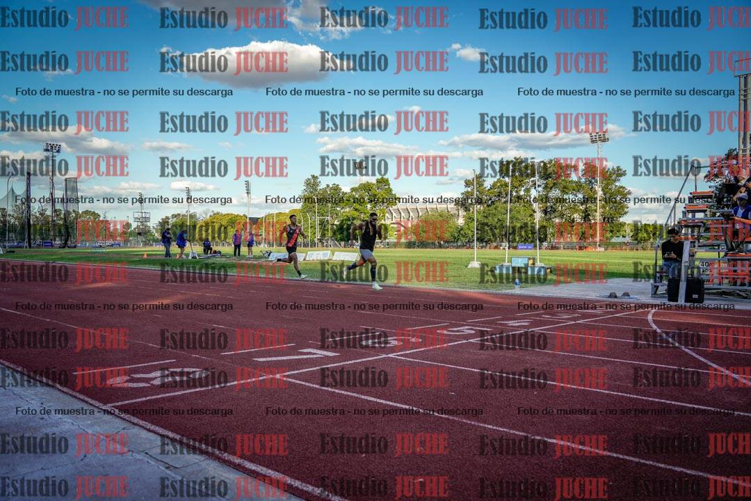 Fotos de los 400 m llanos de varones