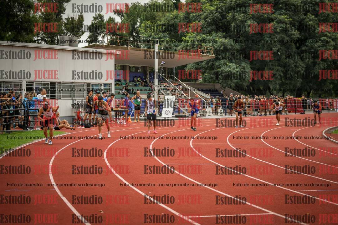 Fotos de los 800 m llanos de varones