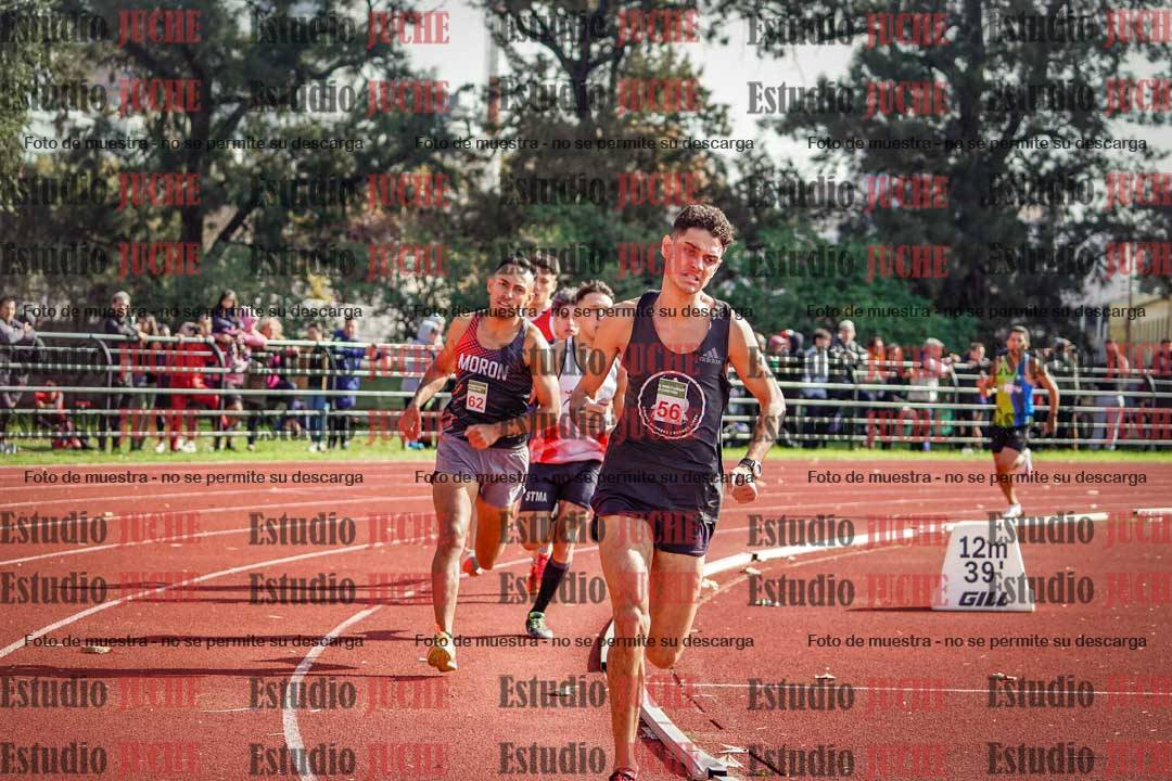 Fotos de los 800 m llanos de varones