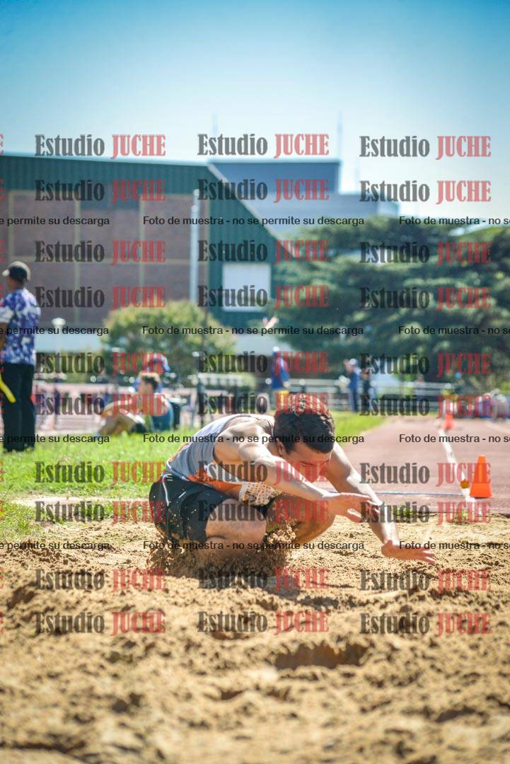 Fotos del salto en largo de varones