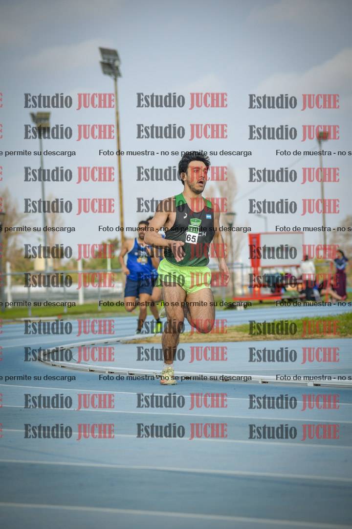 Fotos de los 800 m llanos de varones