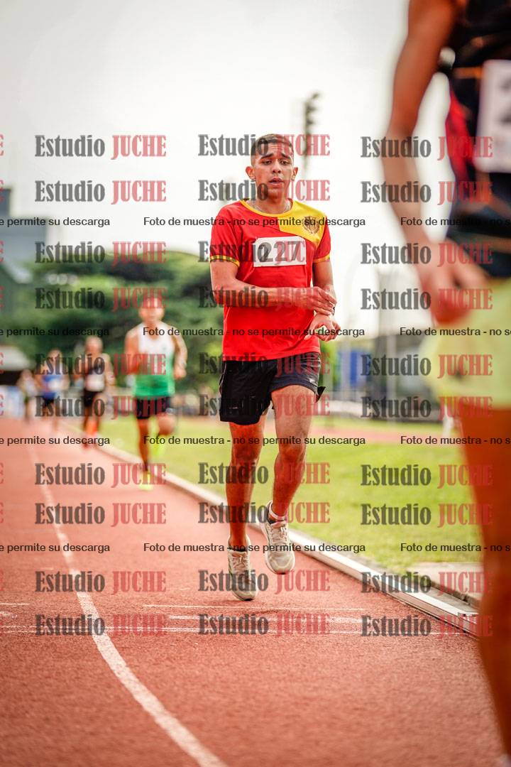 Fotos de los 3000 m llanos de varones