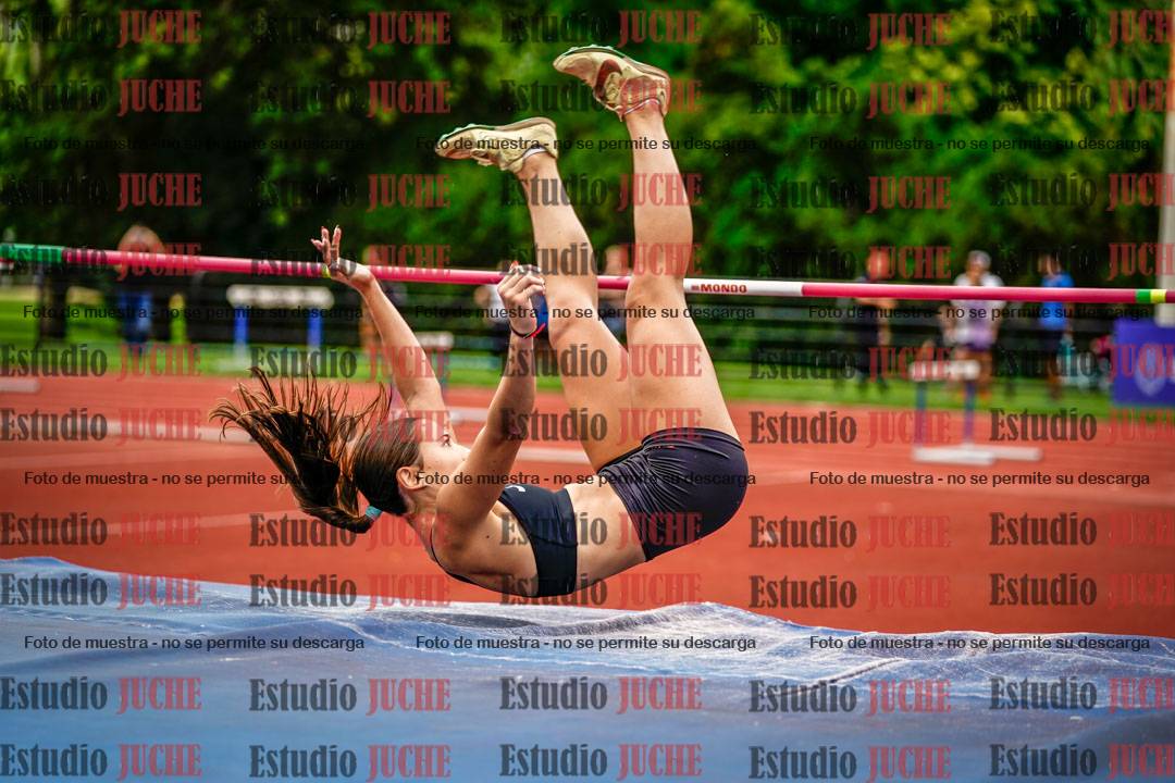 Fotos del salto en alto de mujeres