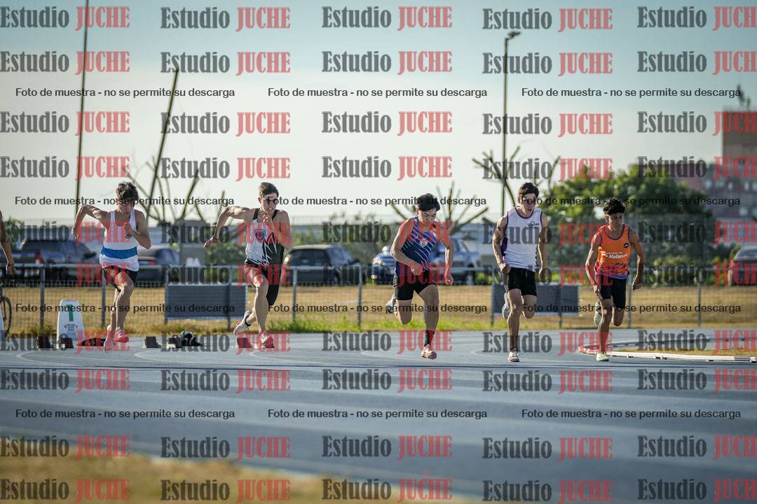 Fotos de los 100 m llanos de varones - FINAL U18