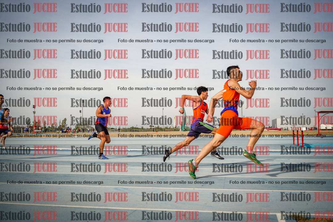 Fotos de los 200 m llanos de varones