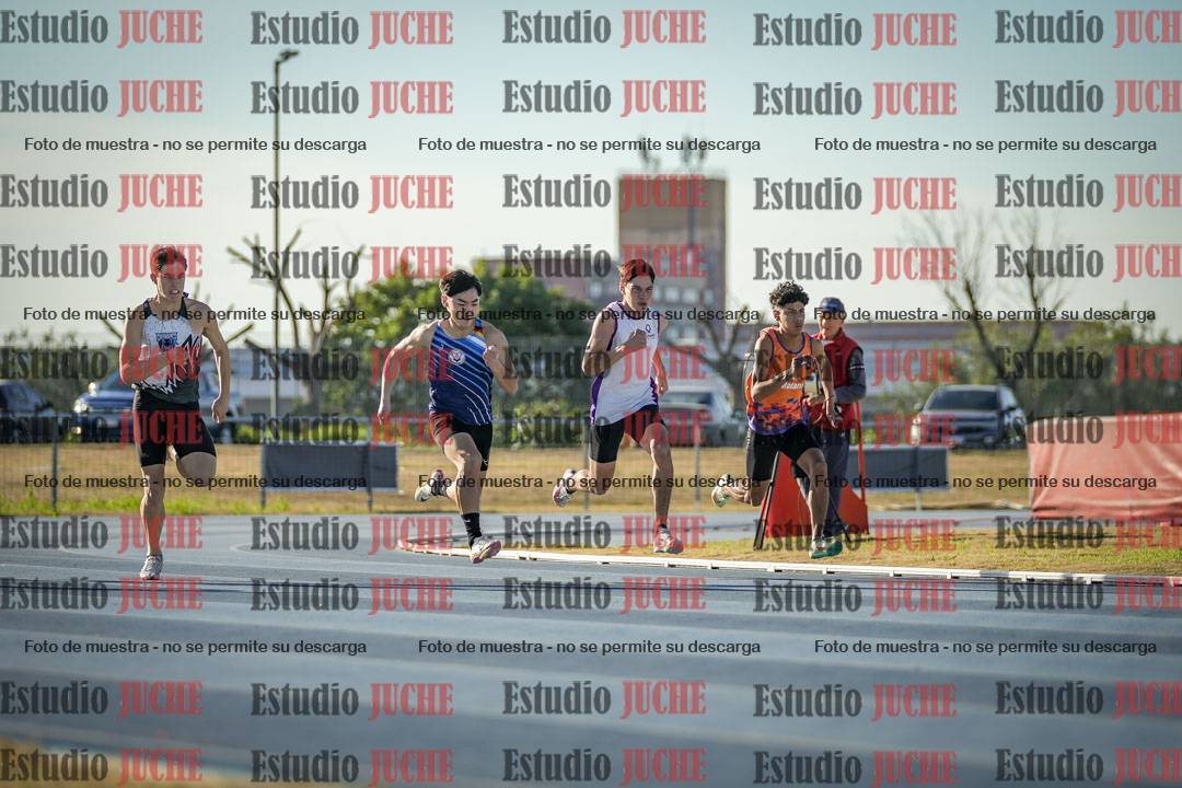Fotos de los 100 m llanos de varones - FINAL U18
