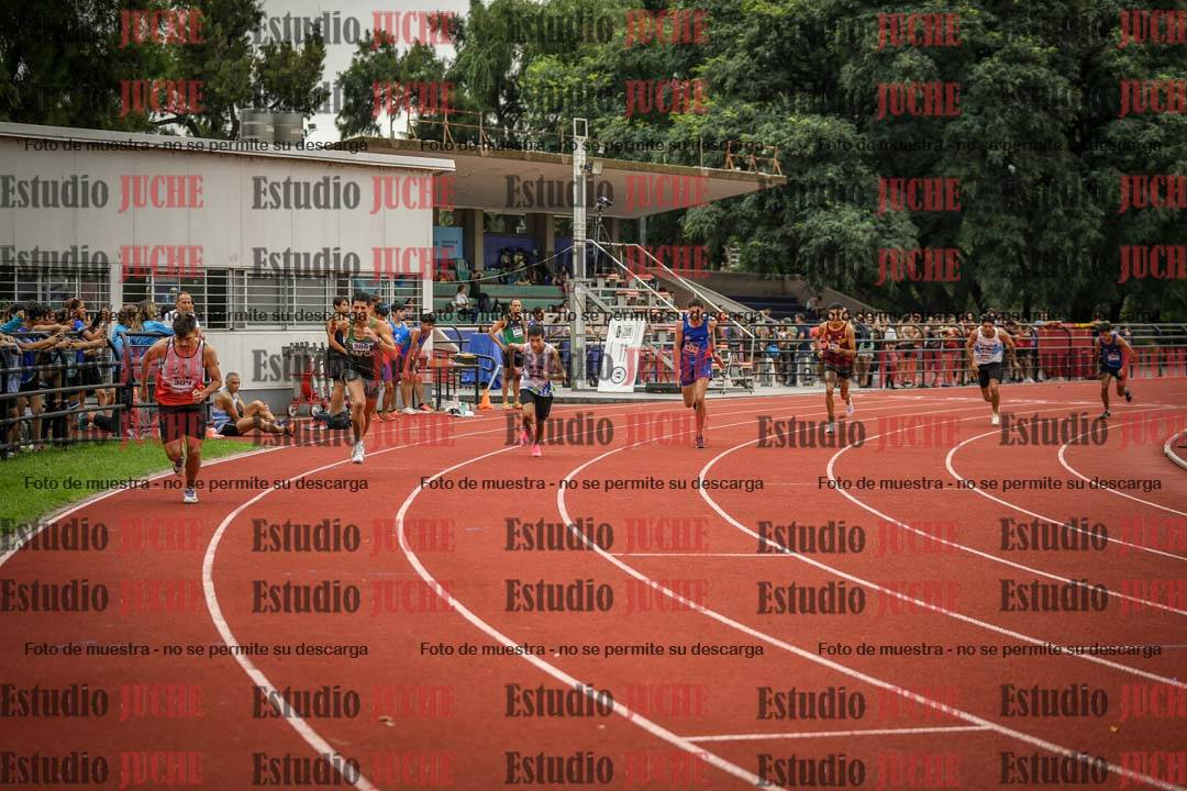Fotos de los 800 m llanos de varones