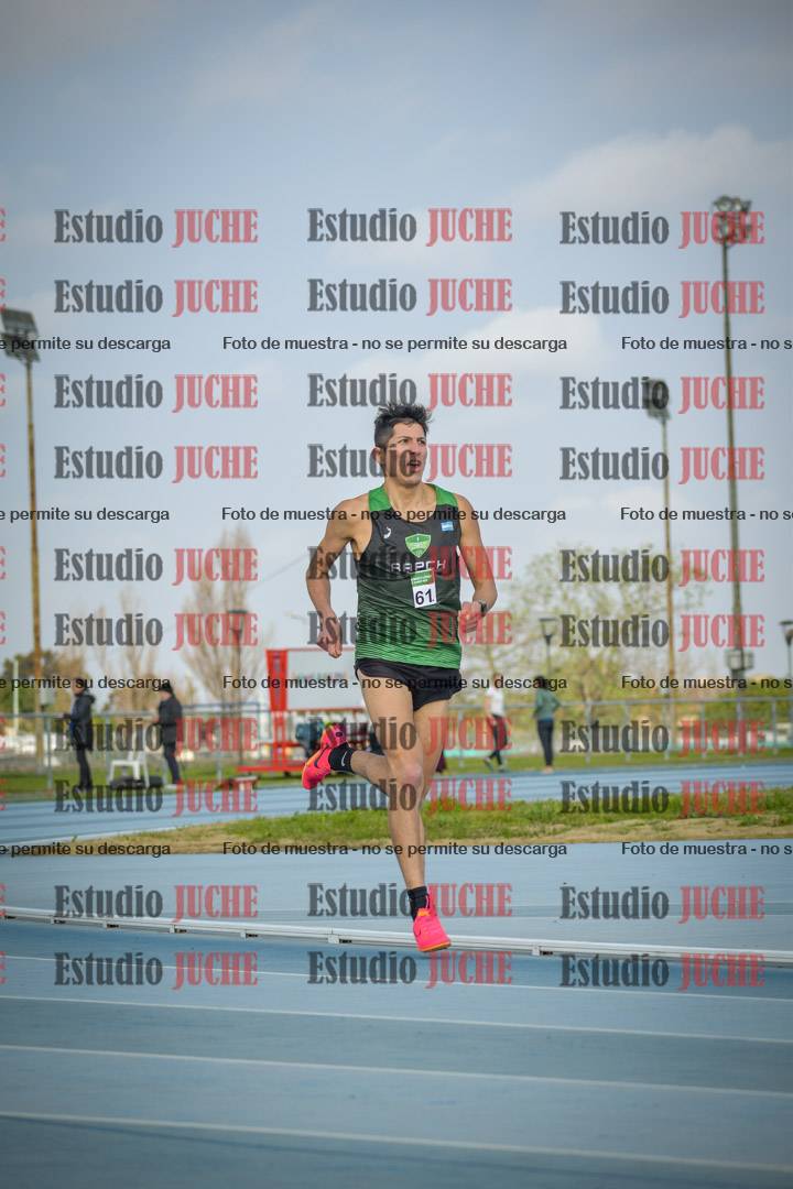 Fotos de los 800 m llanos de varones