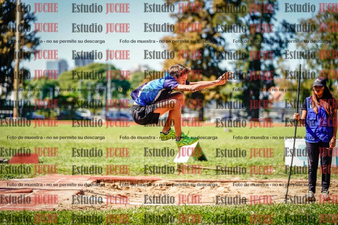 Fotos del salto en largo de varones