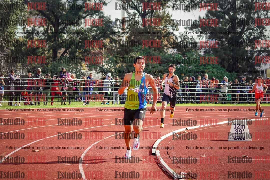 Fotos de los 800 m llanos de varones