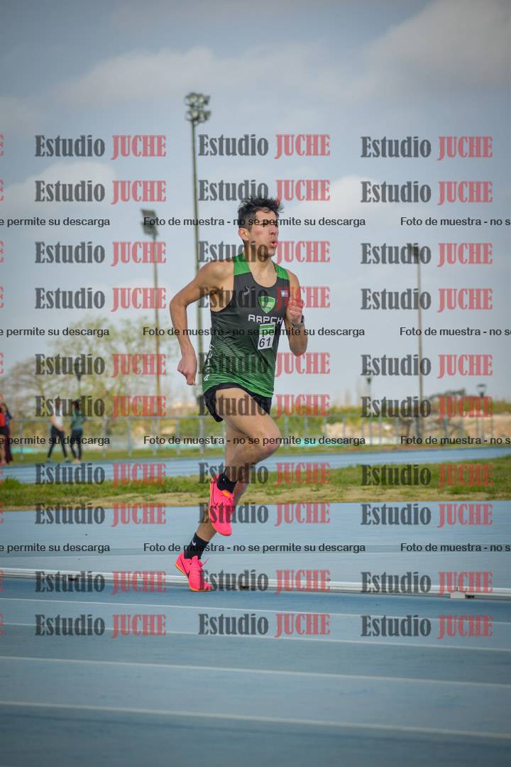 Fotos de los 800 m llanos de varones