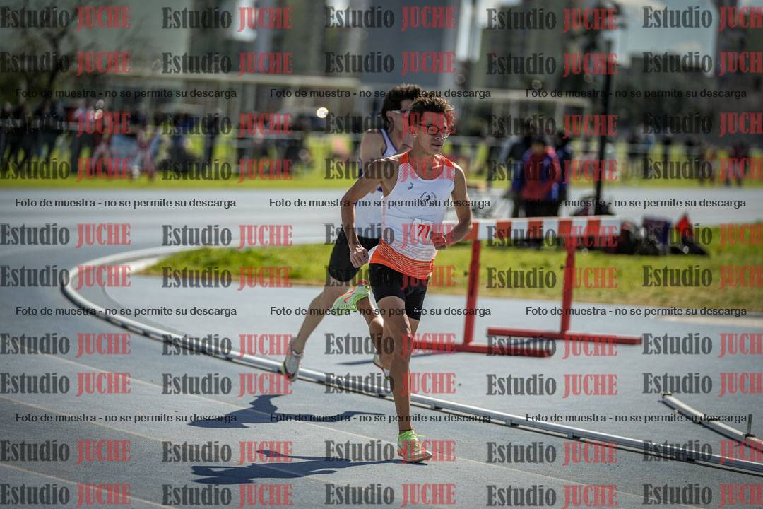 Fotos de los 800 m llanos de varones