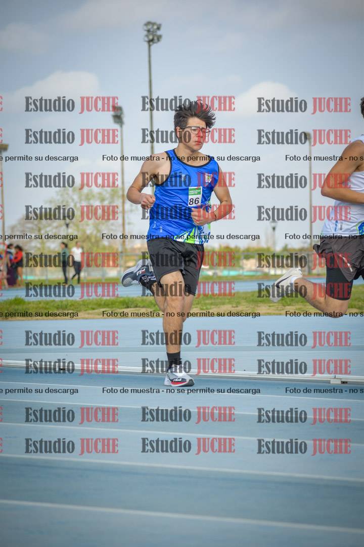 Fotos de los 800 m llanos de varones