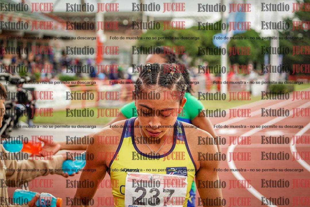 Fotos de algunos extras y podios del día 3