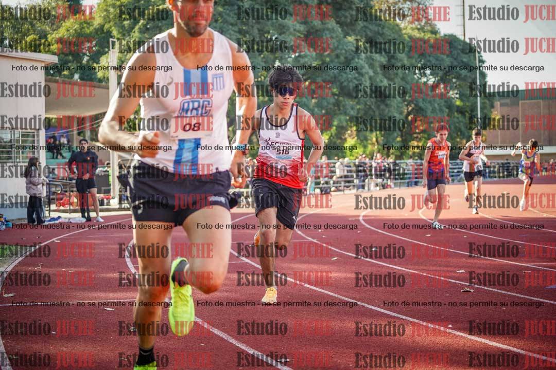 Fotos de los 800 m llanos de varones