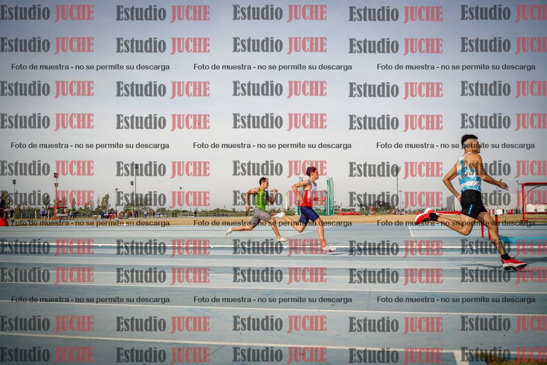 Fotos de los 200 m llanos de varones
