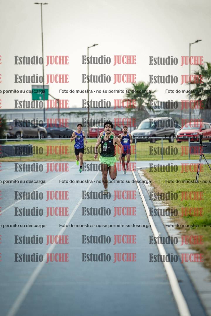 Fotos de los 800 m llanos de varones