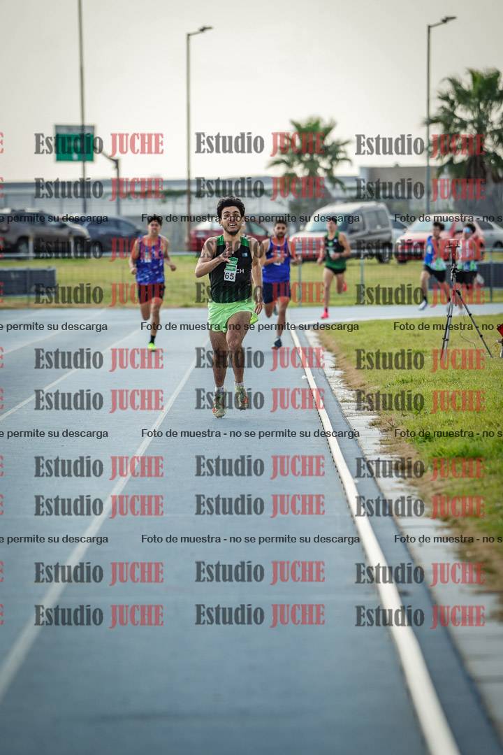 Fotos de los 800 m llanos de varones