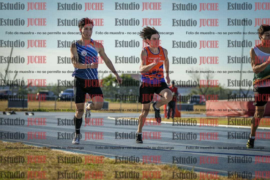 Fotos de los 100 m llanos de varones - FINAL U18