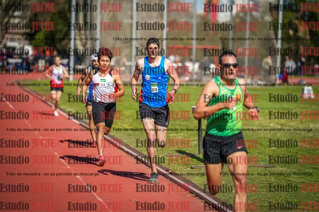 Fotos de los 800 m llanos de varones