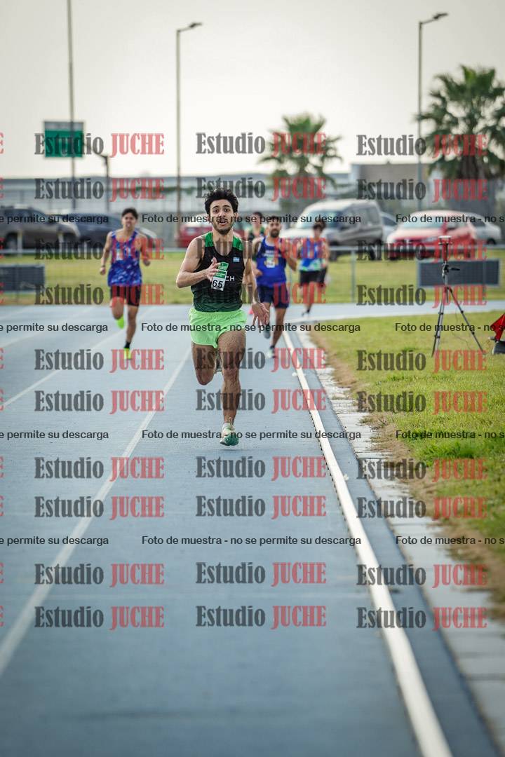 Fotos de los 800 m llanos de varones