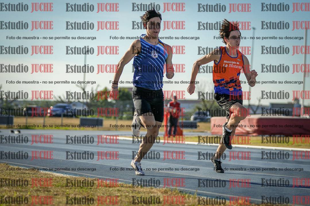 Fotos de los 100 m llanos de varones - FINAL U18