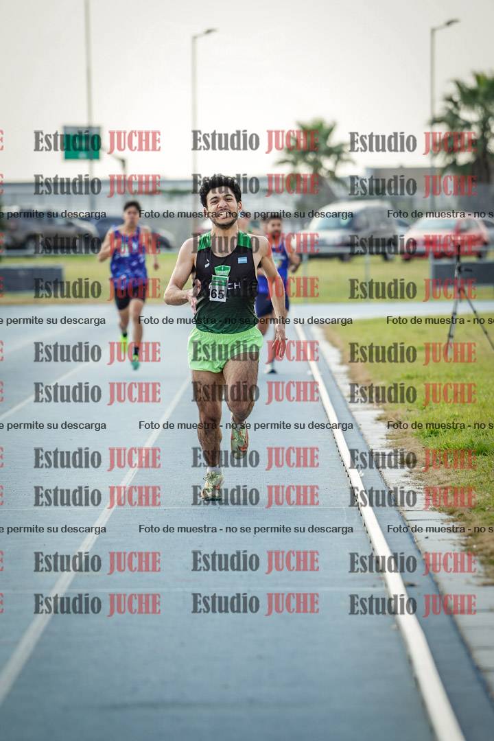 Fotos de los 800 m llanos de varones