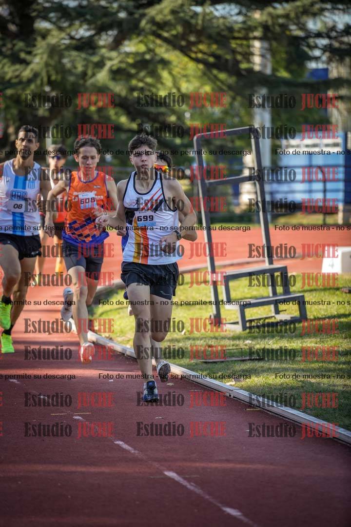 Fotos de los 800 m llanos de varones