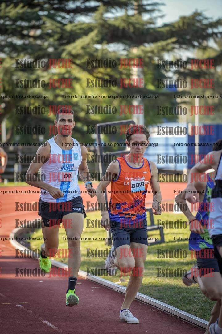Fotos de los 800 m llanos de varones